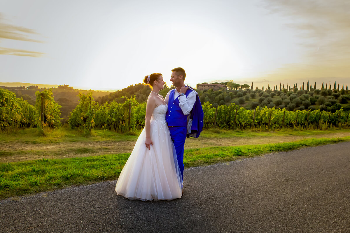 Hochzeit_Toscana_Brautpaar im Weinberg