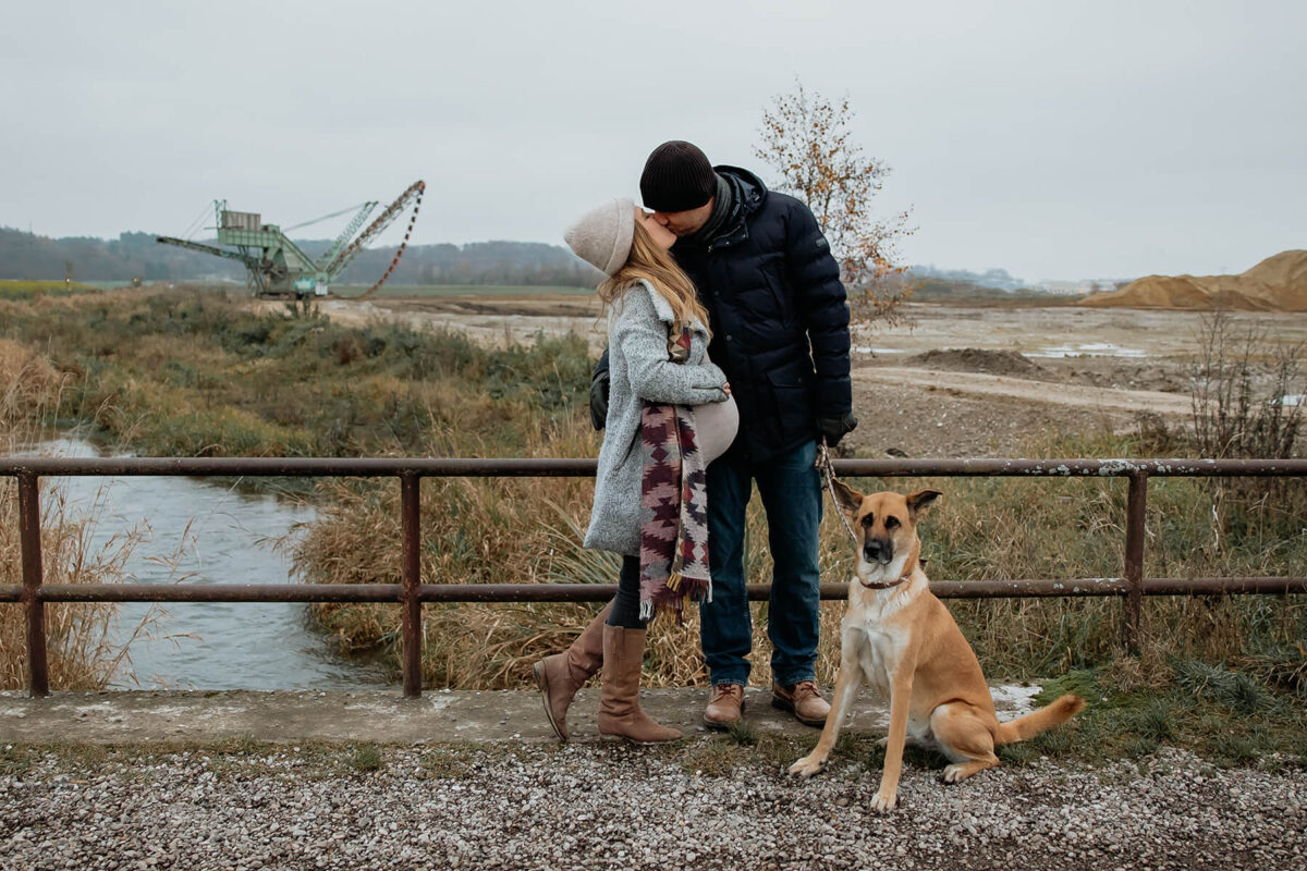 Schwangerschaftsshooting outdoor im Winter